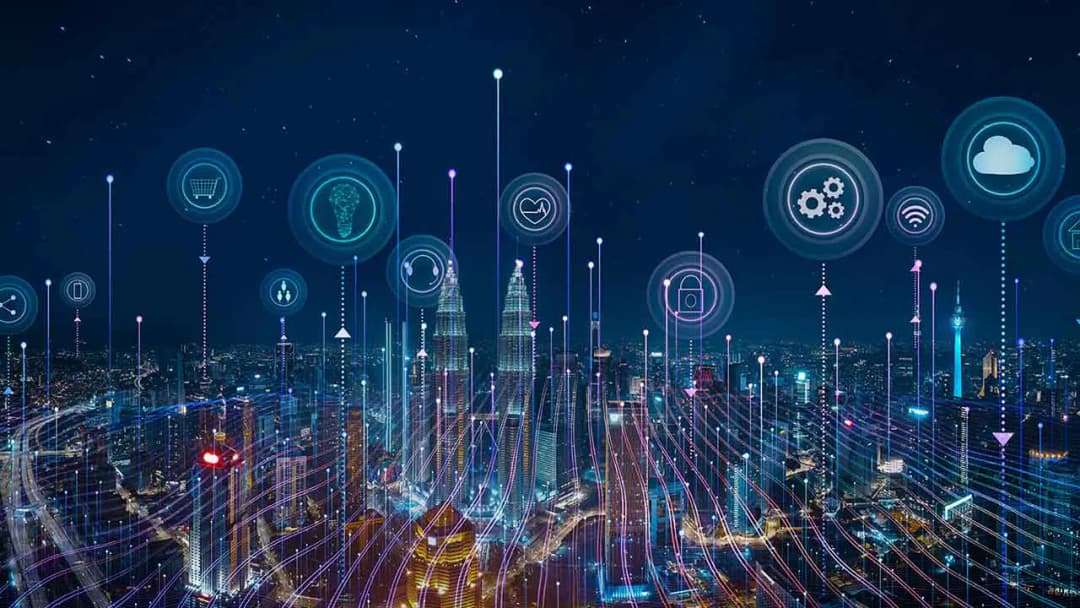Nighttime cityscape illuminated with digital icons representing cloud computing, security, and IT processes, symbolizing strategic IT consulting and technological transformation.